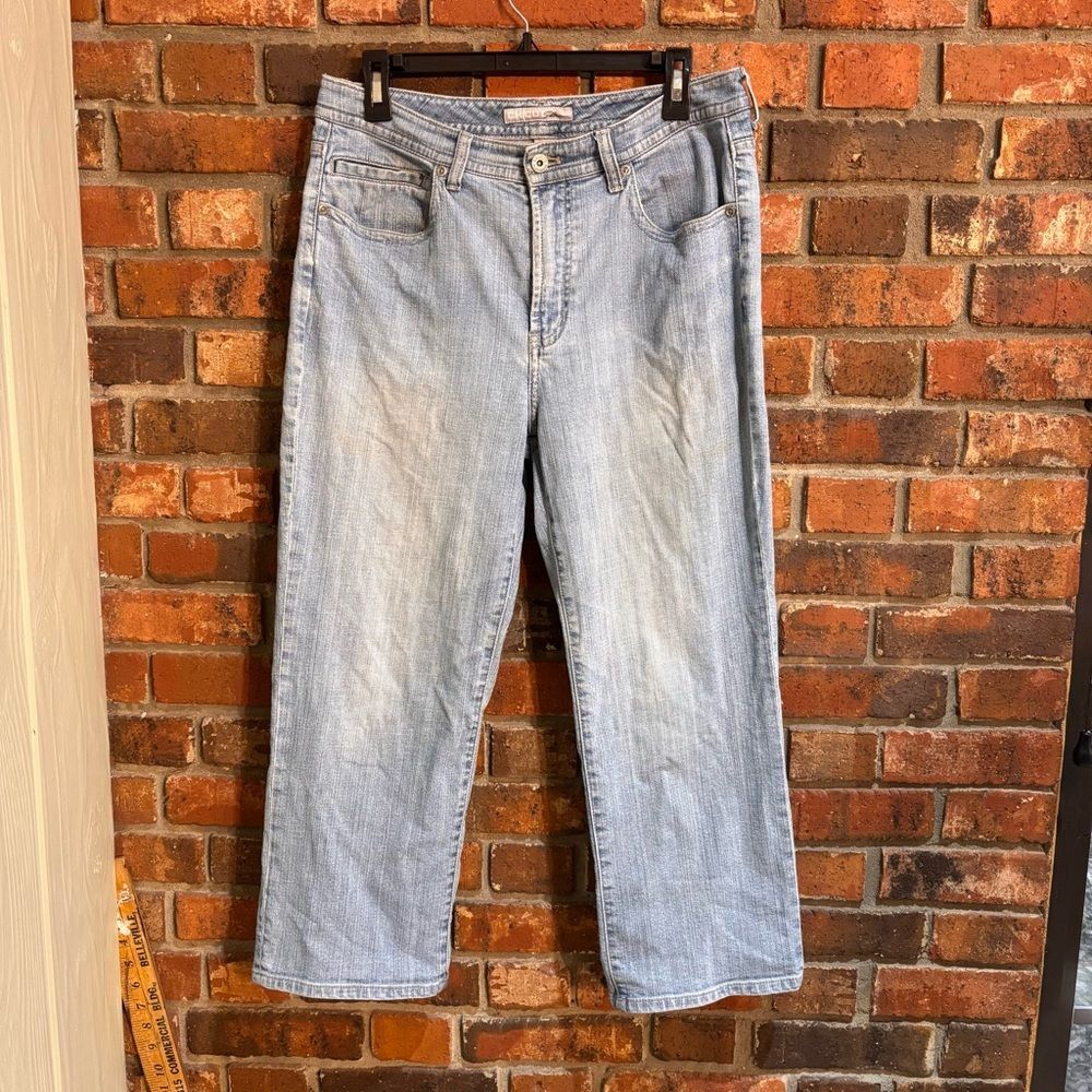 Chico’s womens platinum marquis crop embroidered light wash jeans blue 1(8).